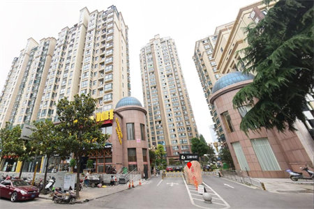 食品公司家属院黄金位置储藏室可分期